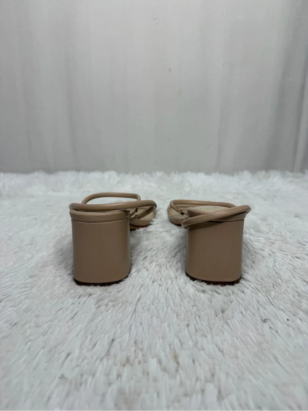MARC FISHER / Galvin tan nude beige strappy block heeled sandals / 7.5